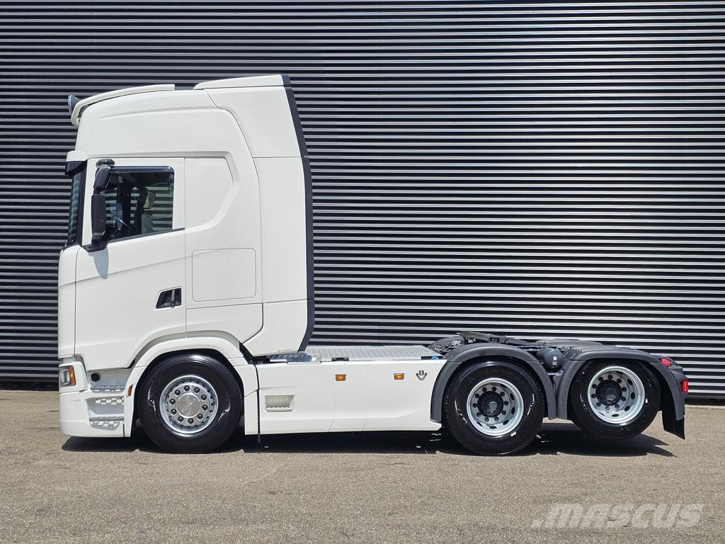 Scania S660 V8 6x2 BOOGIE / RETARDER / FULL AIR SUSPENSIO Camiones tractor