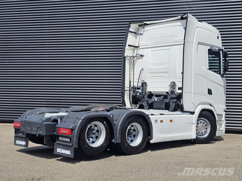 Scania S660 V8 6x2 BOOGIE / RETARDER / FULL AIR SUSPENSIO Camiones tractor