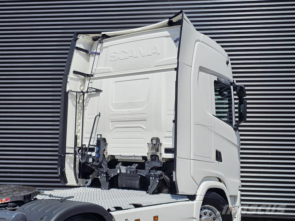 Scania S660 V8 6x2 BOOGIE / RETARDER / FULL AIR SUSPENSIO Camiones tractor