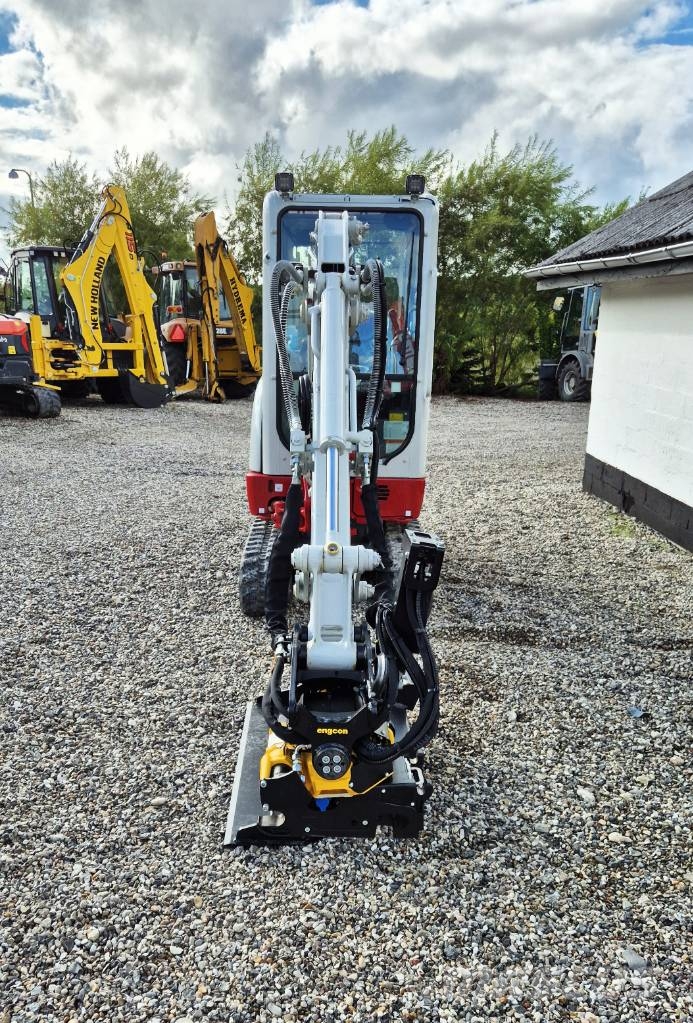 Takeuchi TB 225 小型挖土機/掘鑿機<7t(小型挖掘機)