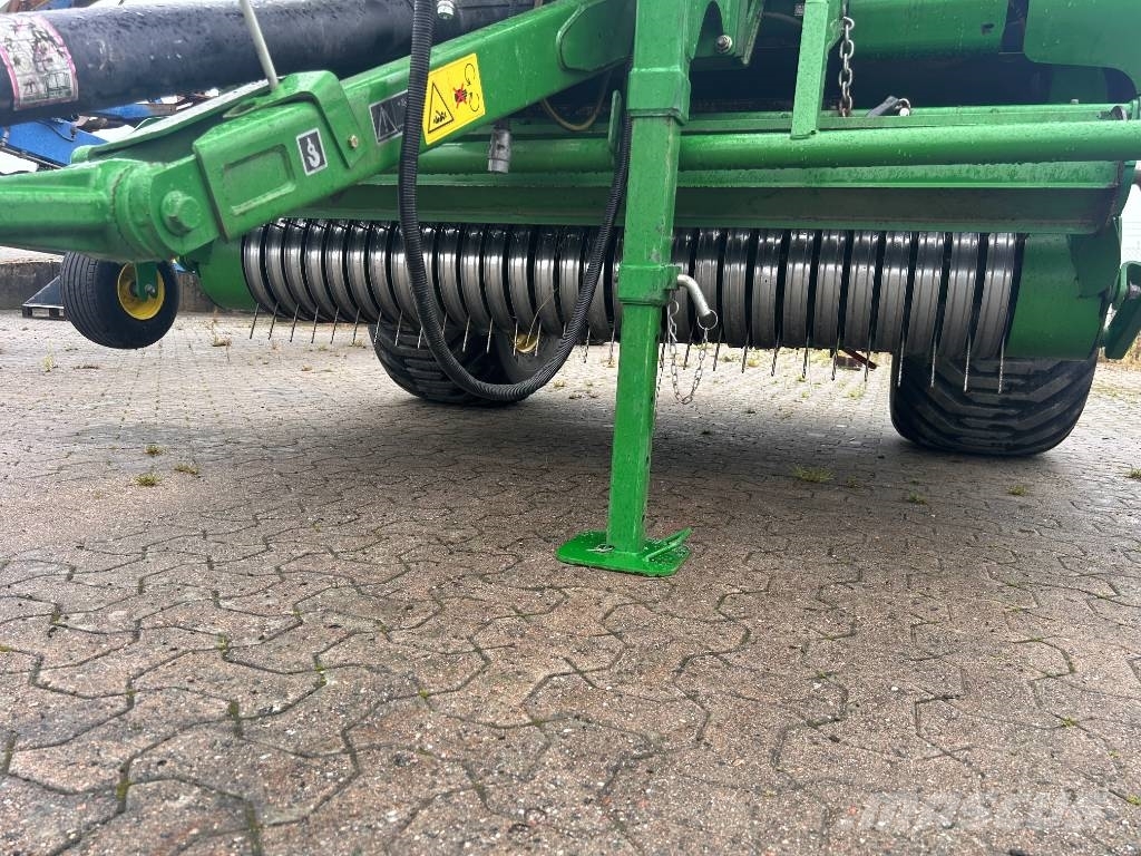 John Deere F 440 Prasy zwijające
