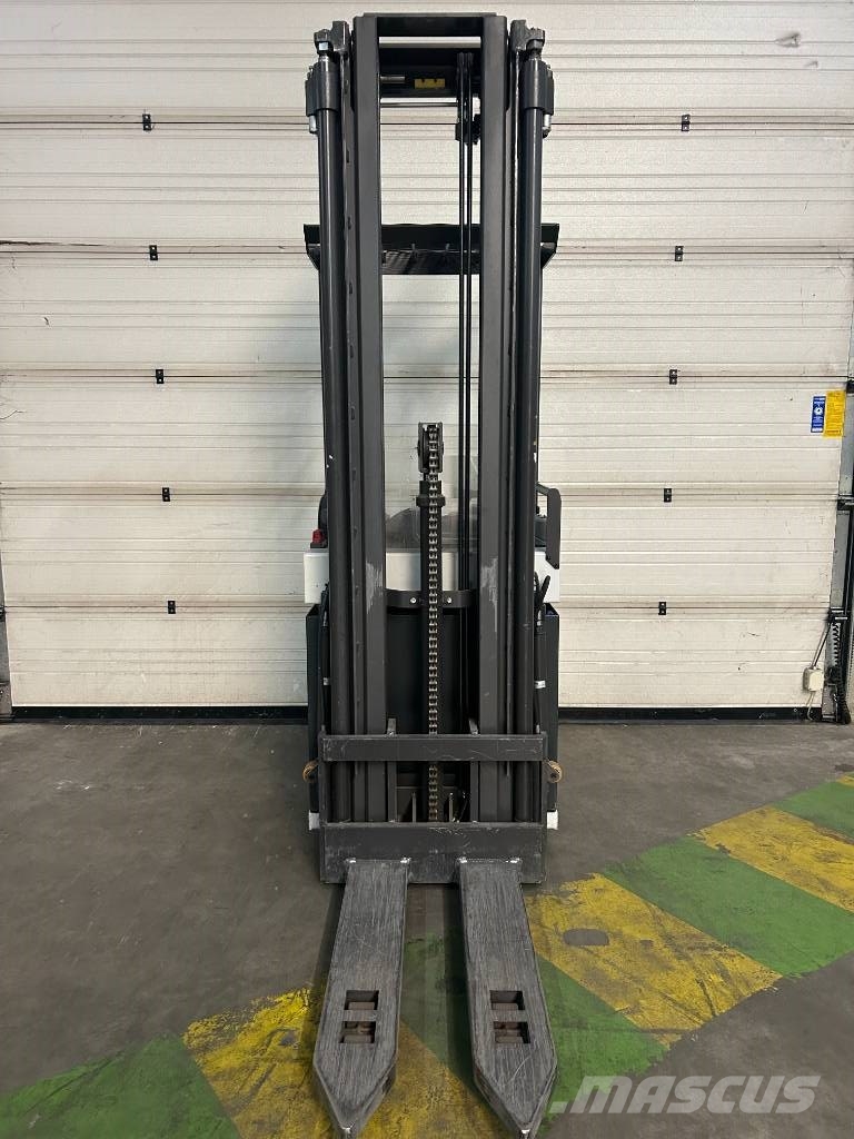 UniCarriers 200SDTFVS675AJN Apiladoras eléctricos