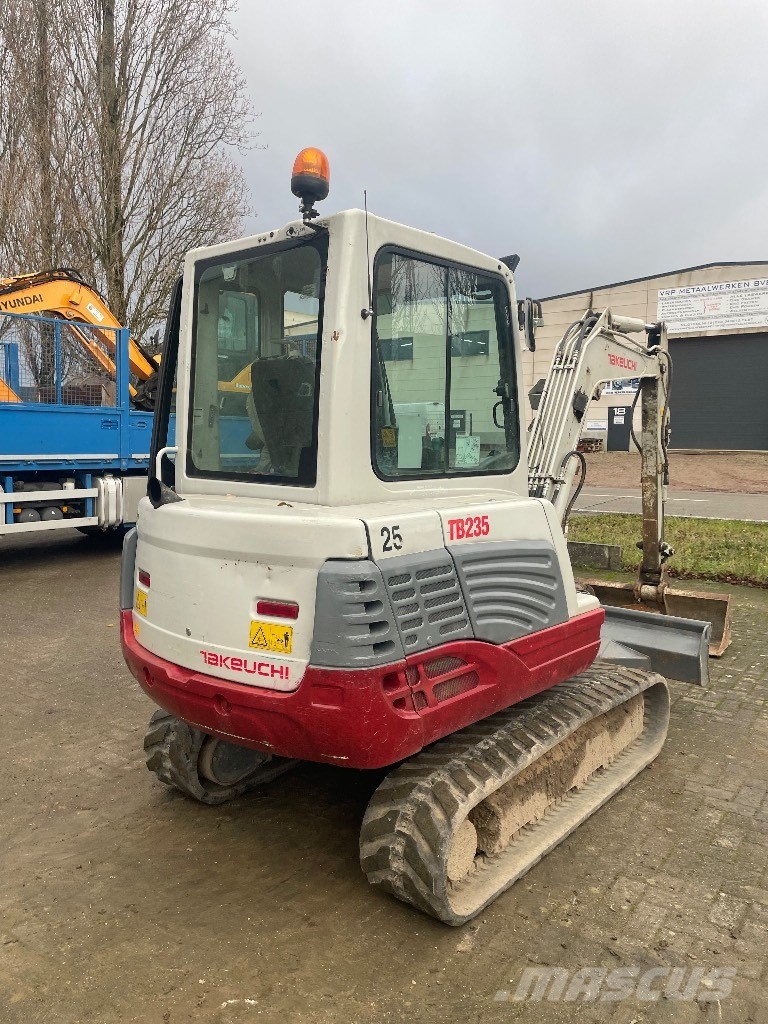 Takeuchi TB 235 Minigraafmachines < 7t