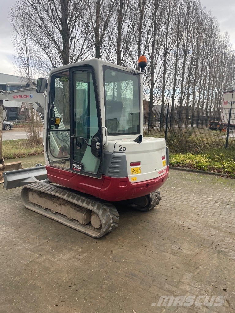 Takeuchi TB 235 Minigraafmachines < 7t
