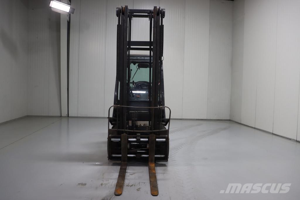 Nissan U1D2A25LQ شاحنات LPG