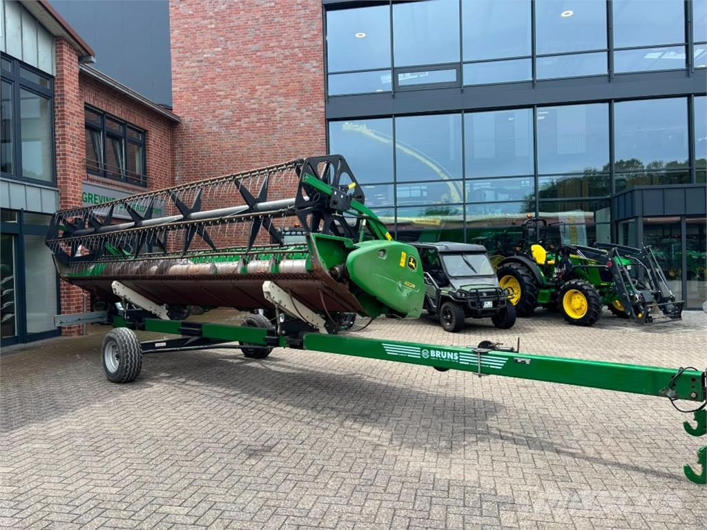 John Deere 622R Defekt رؤوس حصادات