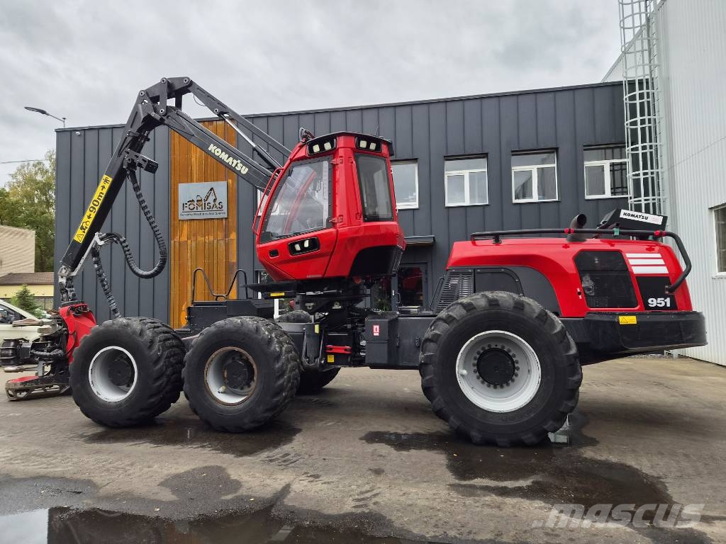 Komatsu 951 Харвестеры