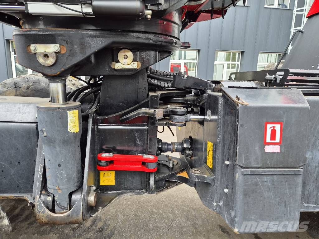 Komatsu 951 Харвестеры