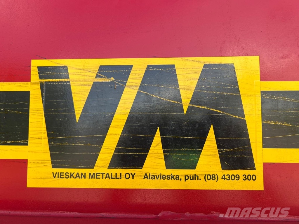 VM 300 SK kylvölannoitin hyvillä varusteilla. Zaaicombinaties