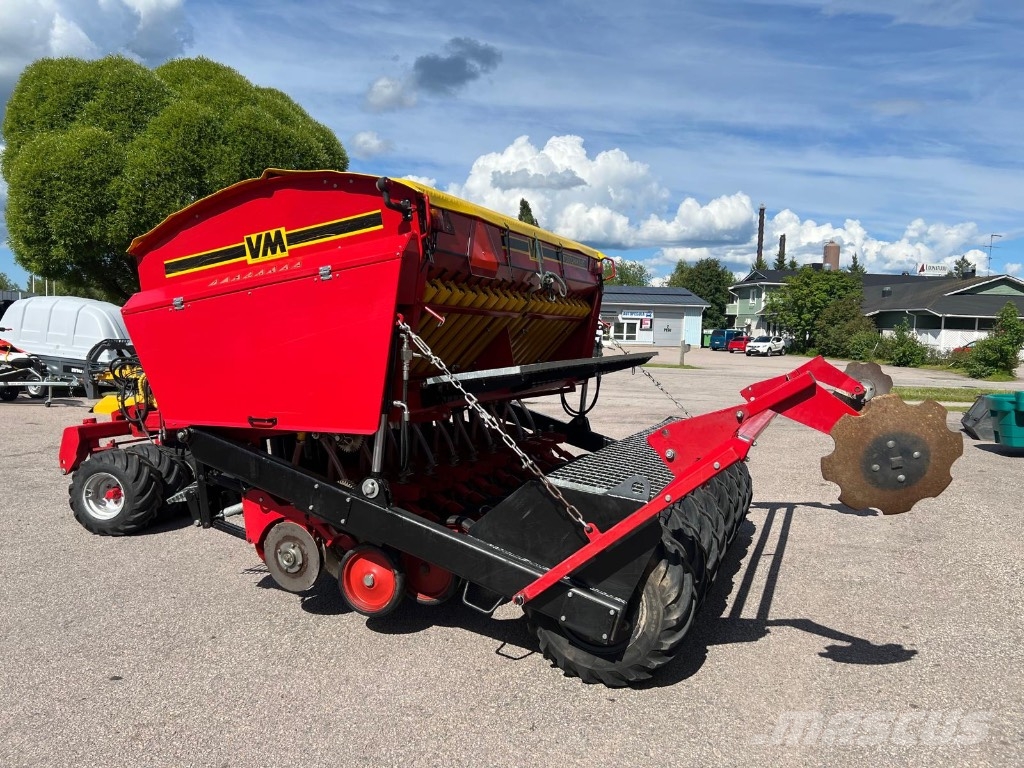 VM 300 SK kylvölannoitin hyvillä varusteilla. Zaaicombinaties