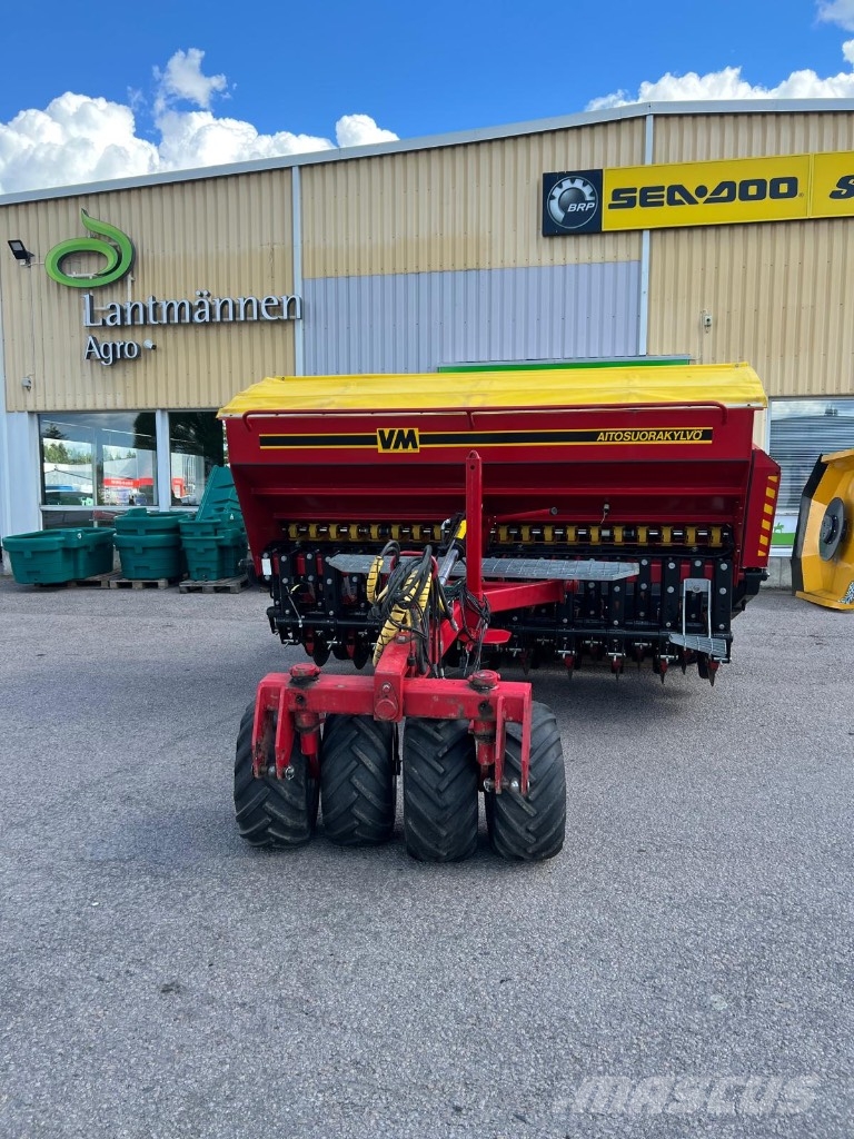 VM 300 SK kylvölannoitin hyvillä varusteilla. Zaaicombinaties