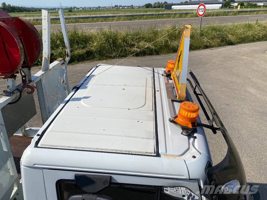 Iveco EUROCARGO 140-250/TELECOM20-HEP endommagée Ostali kamioni