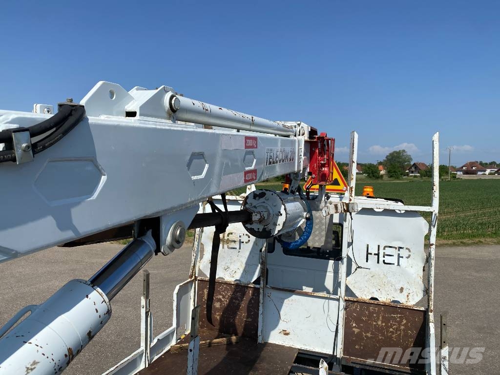Iveco EUROCARGO 140-250/TELECOM20-HEP endommagée Ostali kamioni