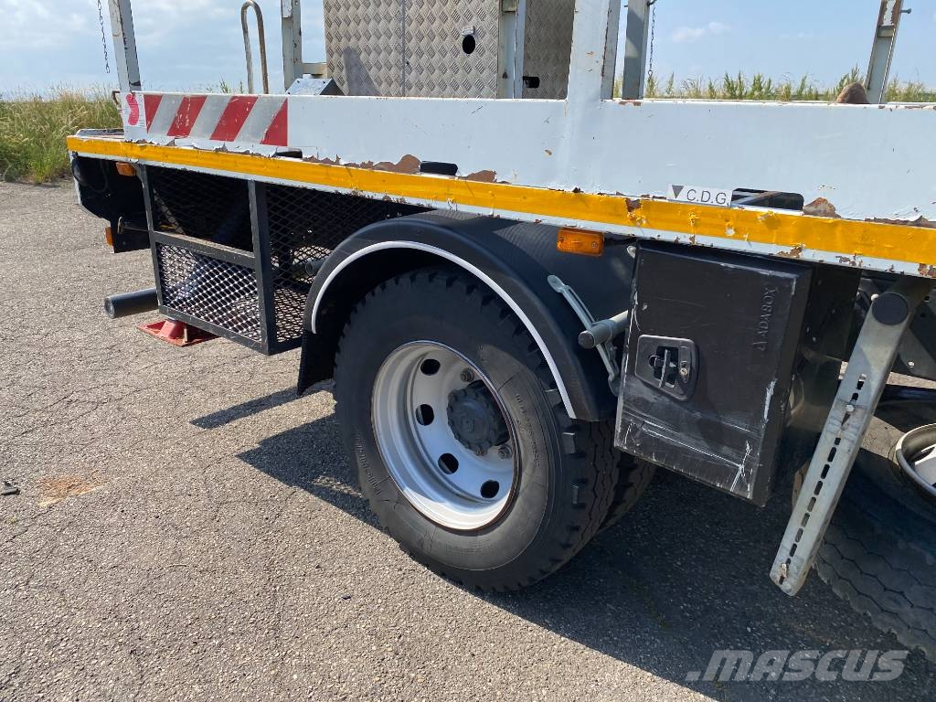 Iveco EUROCARGO 140-250/TELECOM20-HEP endommagée Ostali kamioni
