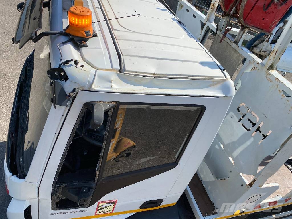Iveco EUROCARGO 140-250/TELECOM20-HEP endommagée Ostali kamioni
