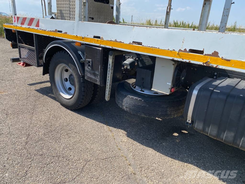 Iveco EUROCARGO 140-250/TELECOM20-HEP endommagée Ostali kamioni