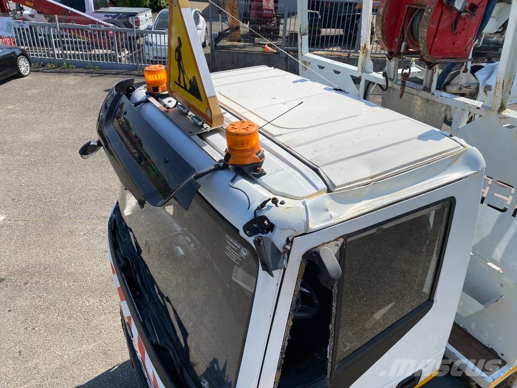 Iveco EUROCARGO 140-250/TELECOM20-HEP endommagée Ostali kamioni