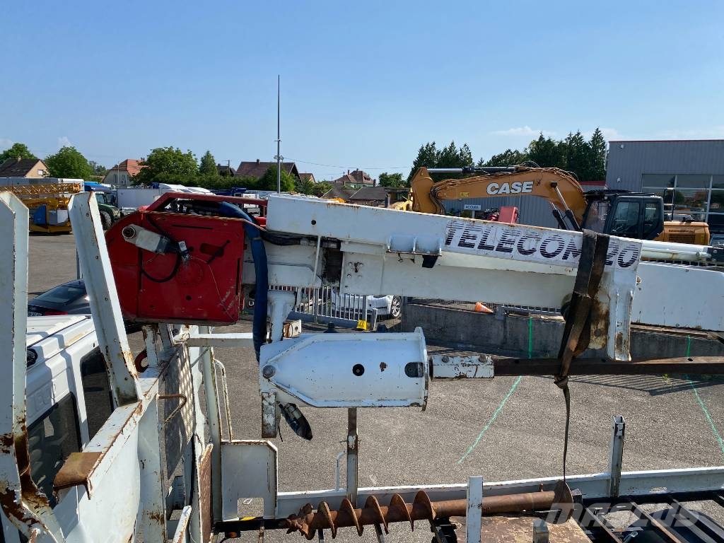 Iveco EUROCARGO 140-250/TELECOM20-HEP endommagée Ostali kamioni