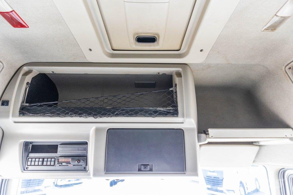 Renault PREMIUM 430 DXI (19t.)+Dhollandia 3T. Camión con caja abierta