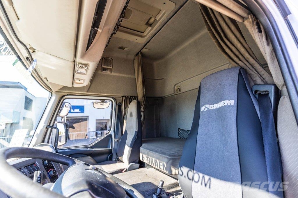 Renault PREMIUM 430 DXI (19t.)+Dhollandia 3T. Camión con caja abierta