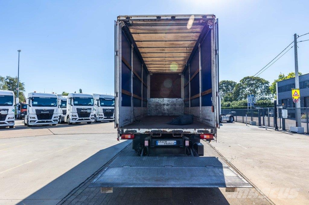 Renault PREMIUM 430 DXI (19t.)+Dhollandia 3T. Camión con caja abierta