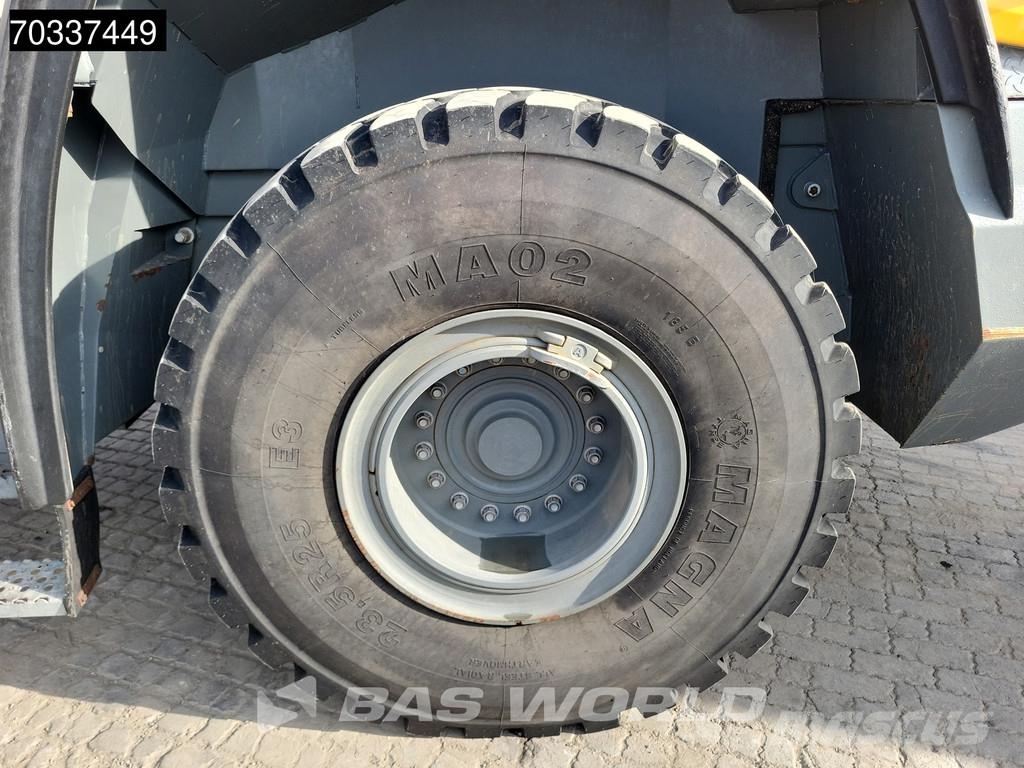 Liebherr L550 لوادر بعجل