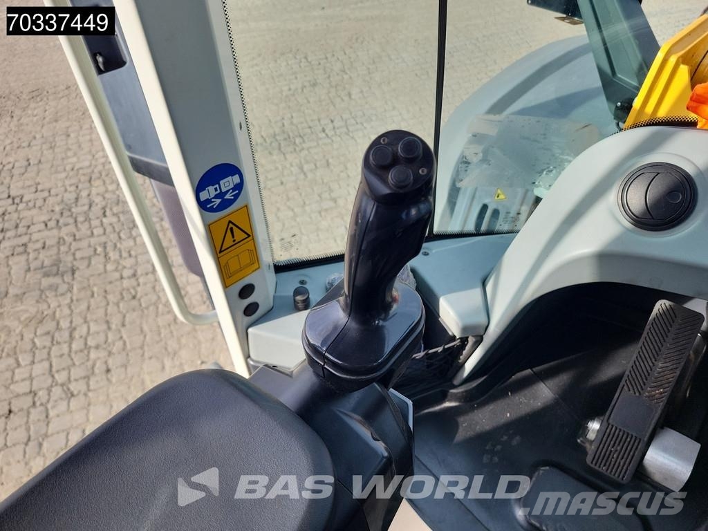 Liebherr L550 لوادر بعجل