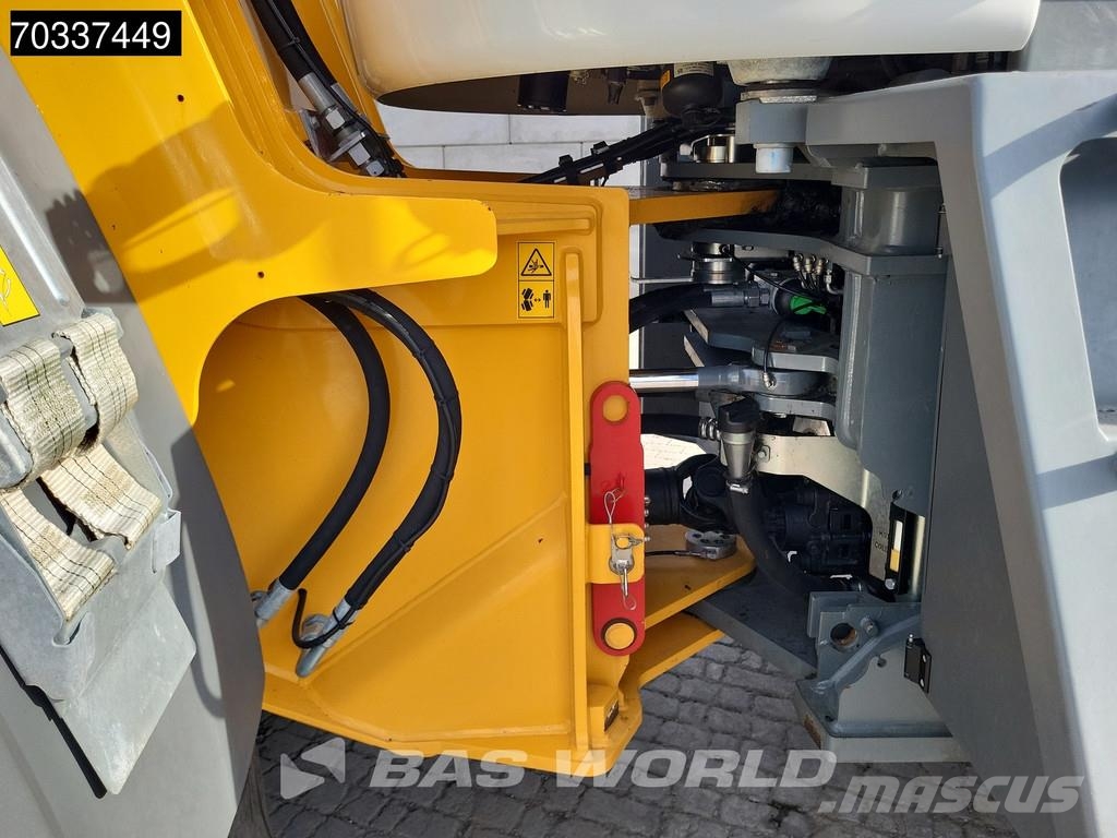 Liebherr L550 لوادر بعجل