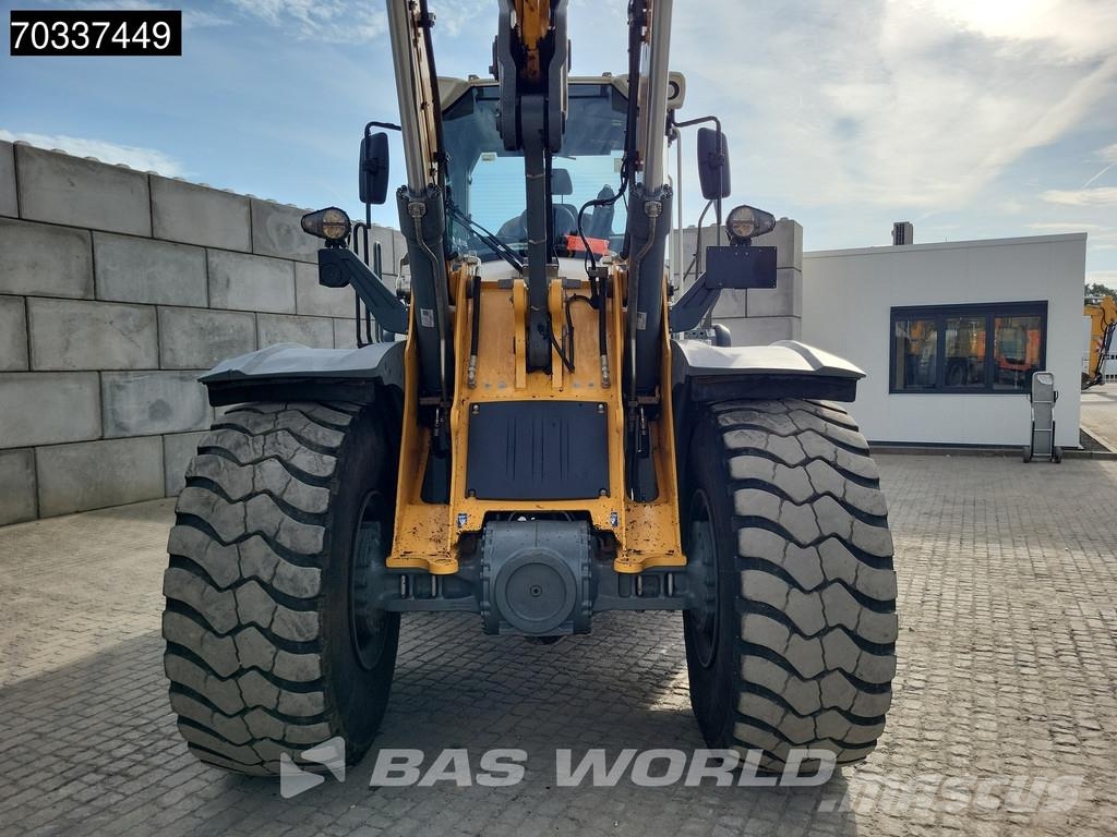 Liebherr L550 لوادر بعجل