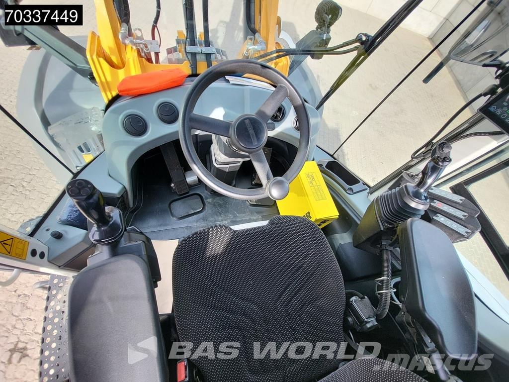 Liebherr L550 لوادر بعجل