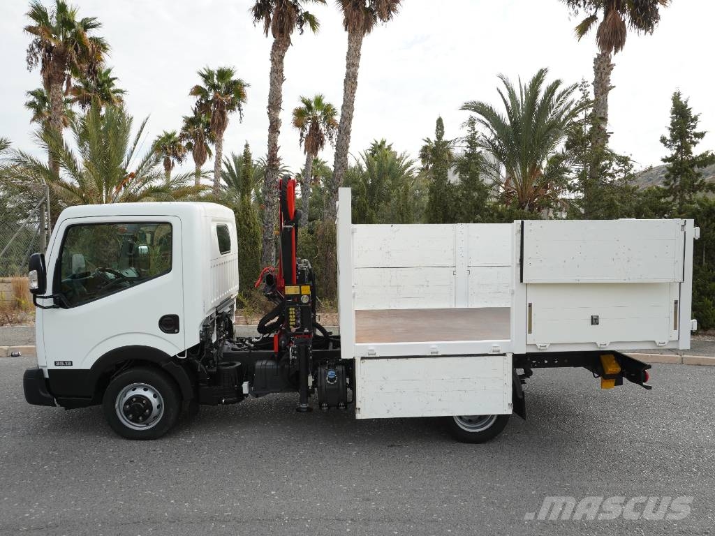 Nissan NT400 CABSTAR BASCULANTE Y PLUMA**POCO USO** Żurawie samochodowe