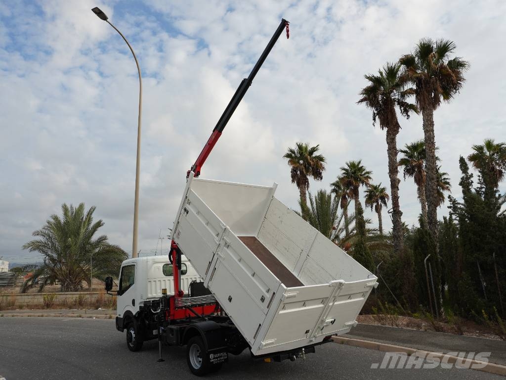 Nissan NT400 CABSTAR BASCULANTE Y PLUMA**POCO USO** Żurawie samochodowe