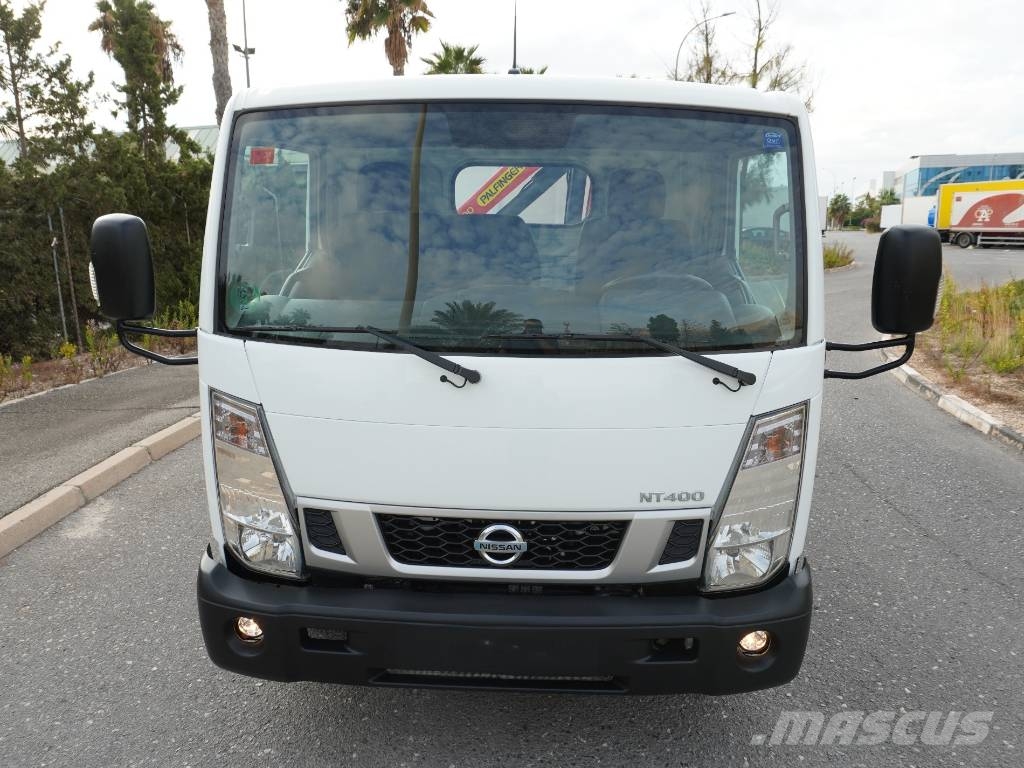 Nissan NT400 CABSTAR BASCULANTE Y PLUMA**POCO USO** Żurawie samochodowe