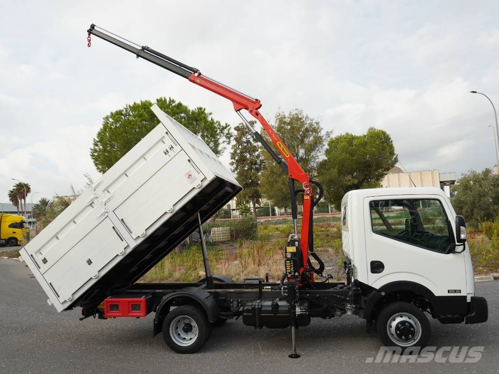 Nissan NT400 CABSTAR BASCULANTE Y PLUMA**POCO USO** Żurawie samochodowe
