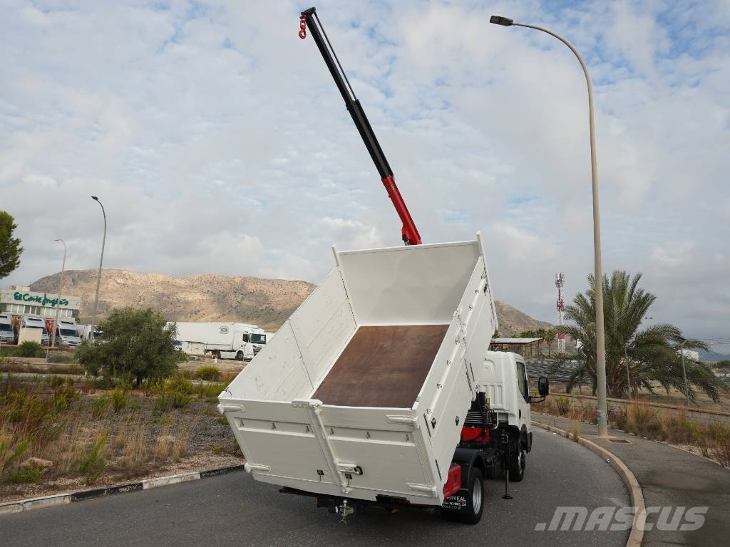Nissan NT400 CABSTAR BASCULANTE Y PLUMA**POCO USO** Żurawie samochodowe