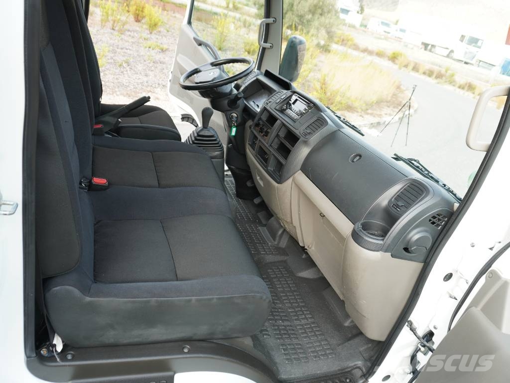 Nissan NT400 CABSTAR BASCULANTE Y PLUMA**POCO USO** Żurawie samochodowe