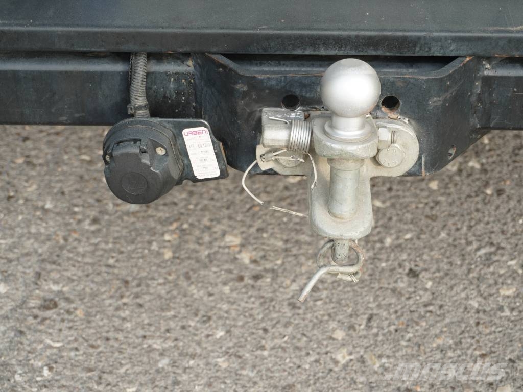 Nissan NT400 CABSTAR BASCULANTE Y PLUMA**POCO USO** Żurawie samochodowe
