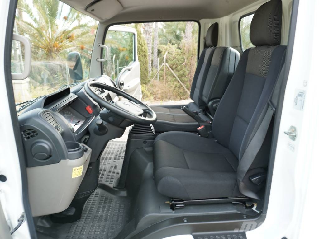Nissan NT400 CABSTAR BASCULANTE Y PLUMA**POCO USO** Żurawie samochodowe