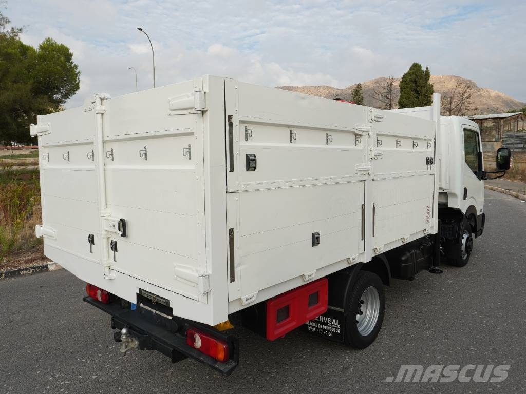 Nissan NT400 CABSTAR BASCULANTE Y PLUMA**POCO USO** Żurawie samochodowe
