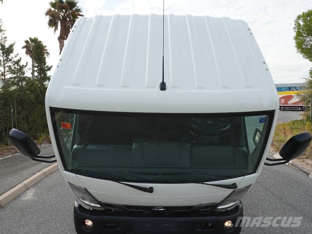 Nissan NT400 CABSTAR BASCULANTE Y PLUMA**POCO USO** Żurawie samochodowe