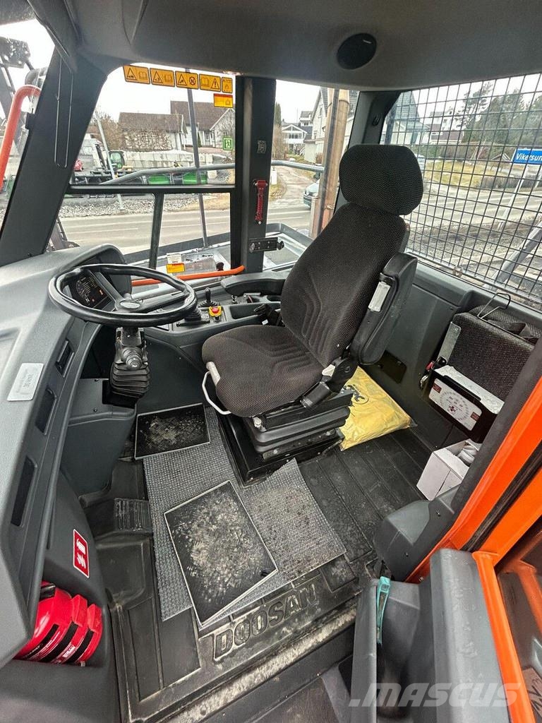 Doosan DA 45 ساحبات مفصلية
