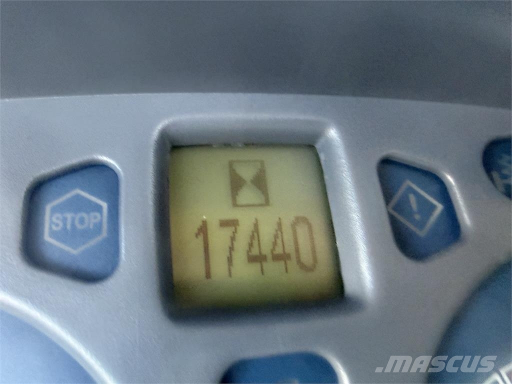 New Holland Iný model VIN 135 Трактори