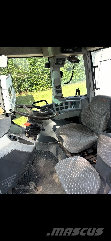 CLAAS 640 Tracteur