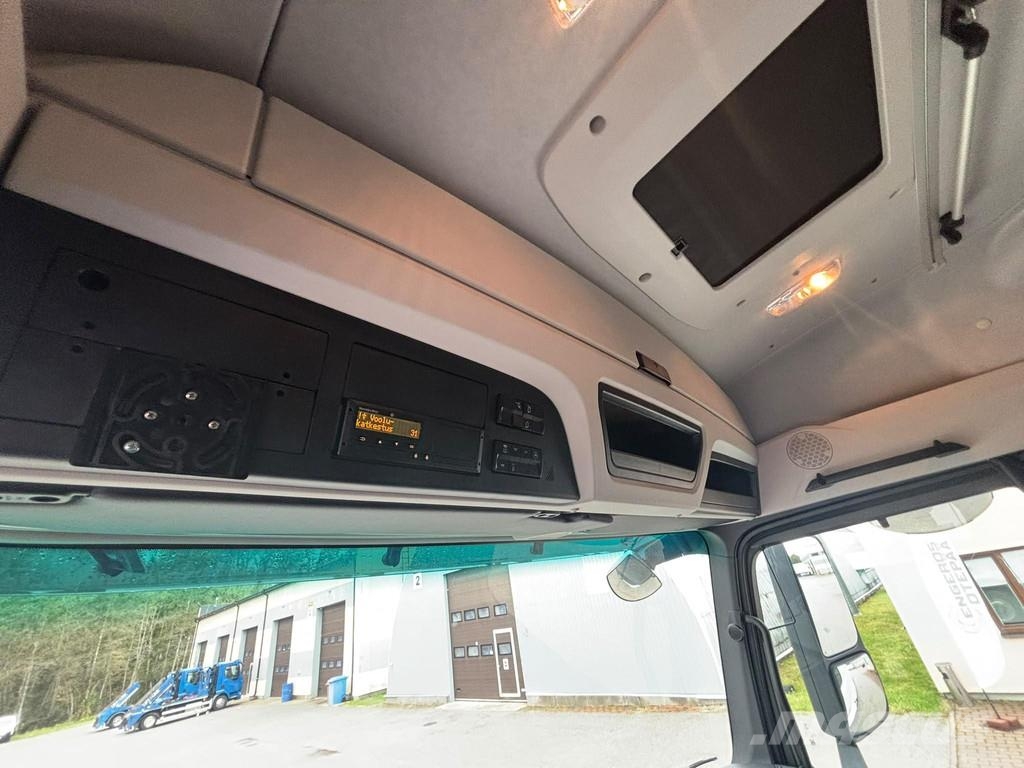 Mercedes-Benz AROCS 3253 8x2*6 EURO6 + RETARDER Šasija ar kabīni
