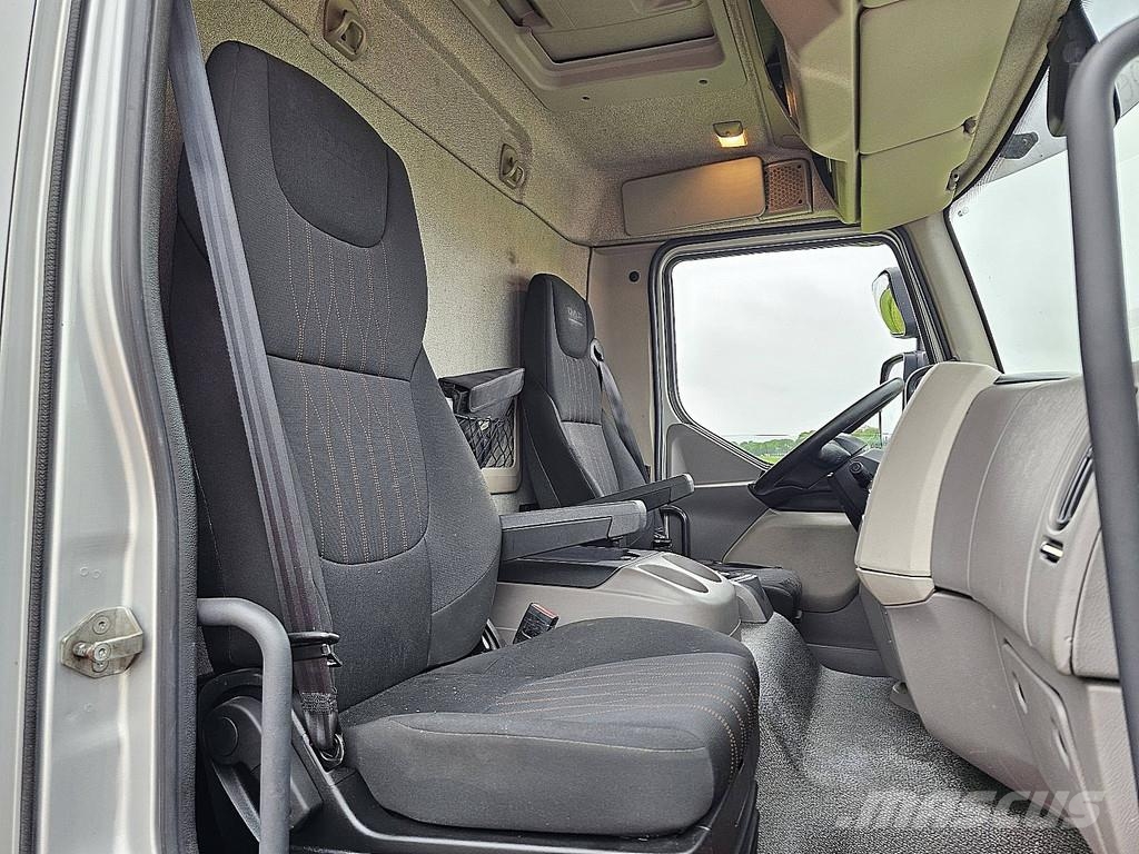 DAF LF 210 11.9T LIFT CURTAIN R Camiones caja cerrada