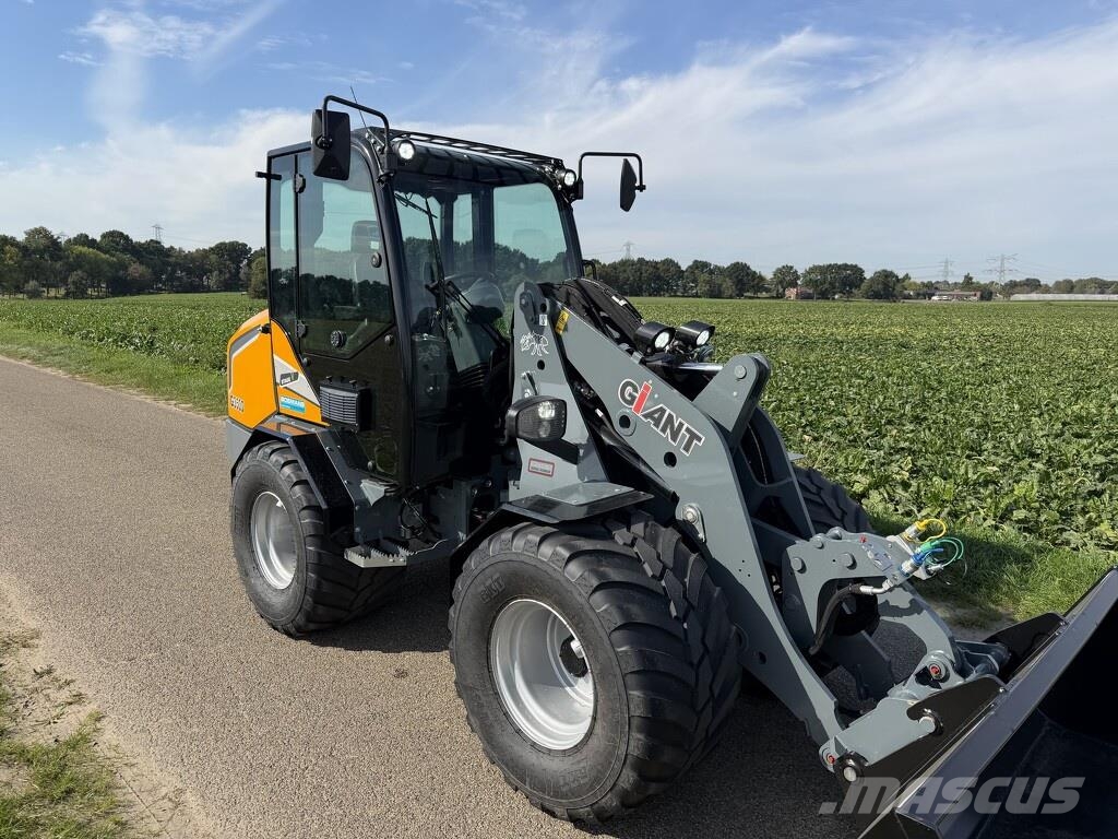 GiANT G3500 shovel 2026 77 uur DEMO €899 LEASE Pyöräkuormaajat