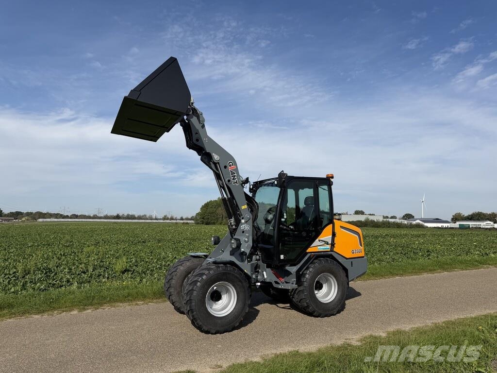 GiANT G3500 shovel 2026 77 uur DEMO €899 LEASE Pyöräkuormaajat