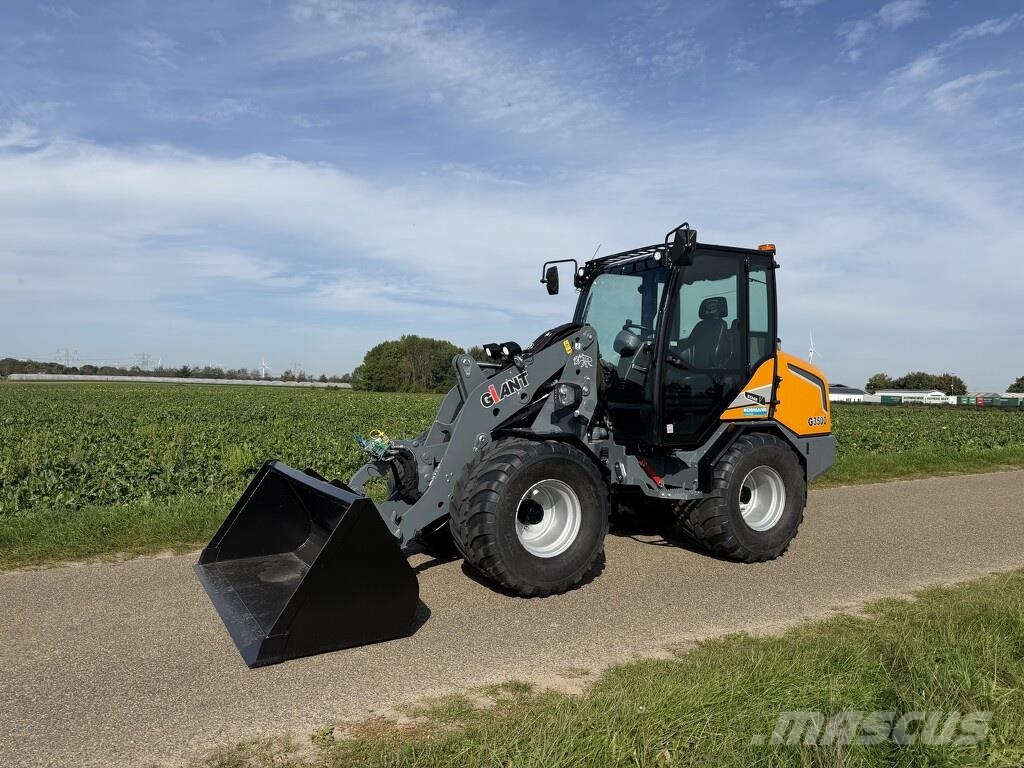 GiANT G3500 shovel 2026 77 uur DEMO €899 LEASE Pyöräkuormaajat