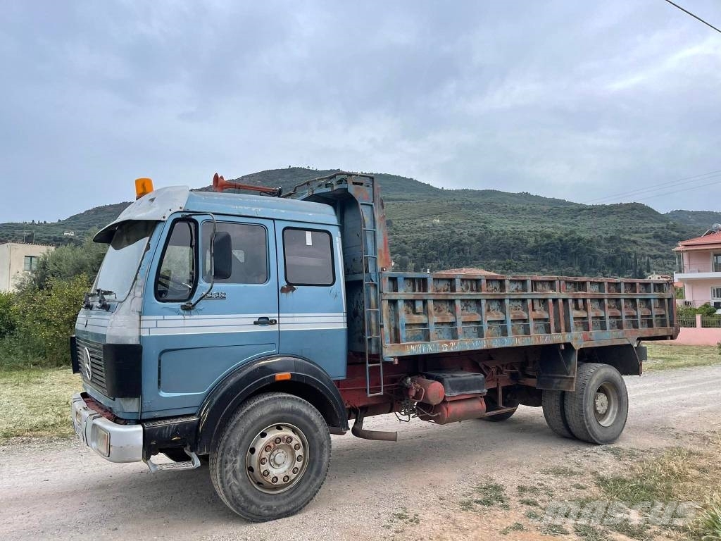 Mercedes-Benz 1932 4x2 شاحنات قلابة