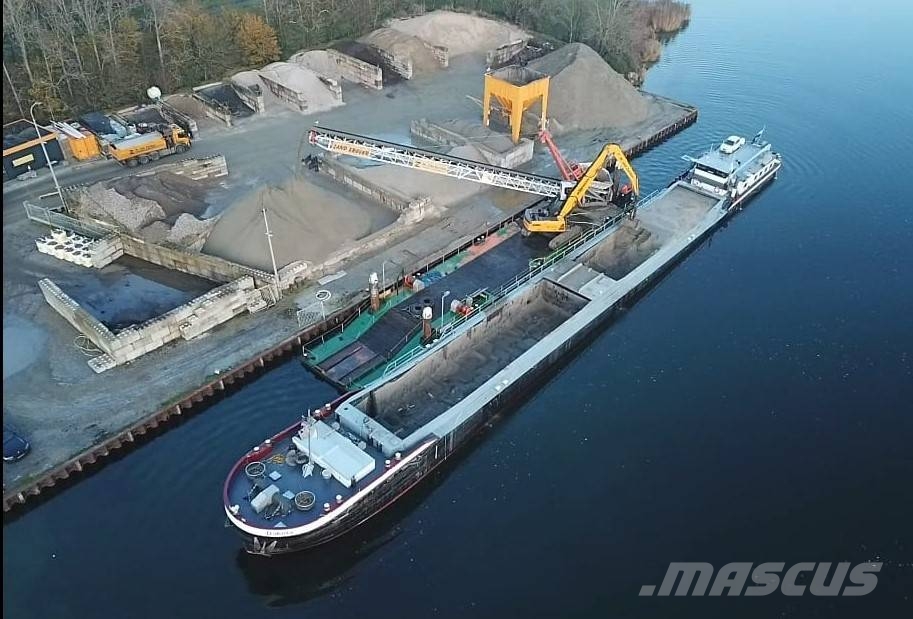 00 Work boats / barges